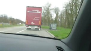 Sexe hard dans l'anus en film porno fille vierge gros plan