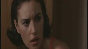 Mamzel russe mature pulpeuse se caresse pour son amant xnxx femme vierge