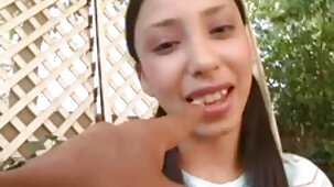 Le mari est rentré à la maison et porno vierge arabe a surpris sa femme en train de coucher avec son amant