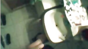 Elle video porno fille vierge a quand même étudié le Kama Sutra avant de le rencontrer.