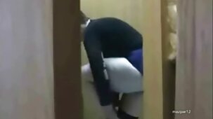 J'allais rôtir du poulet, mais à la place j'ai fait frire mon porn fille vierge poulet