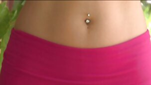 Sexe dans le vent, video porno fille vierge les étudiants s'en fichent