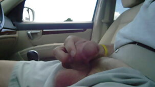 Gypsy aux gros seins se masturbe dans film porno des filles vierges la salle de bain