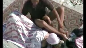 Distrait l'étudiant de la préparation xnxx de vierge de la session