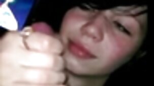 Un couple excité se laisse aller dans porno arabe vierge les bois et le filme devant la caméra