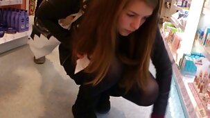 Une fille en caméra cachée jouit du sexe vierge video shopping et du risque d'être vue