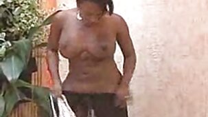 Mon jock sert avec sa bouche et sa chatte film porno fille vierge