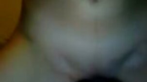 Une étudiante ivre hurle quand elle est fille vierge porn baisée