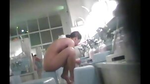 Femme baise dans le parc porno fille arabe vierge avec un jeune inconnu