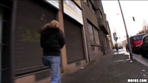 Intéressé par fille vierge xxx la façon dont elle l'aime mieux avec ou sans préservatif