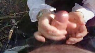 Frotté un maïs sur le bonnet fille vierge porn d'une femme blanche