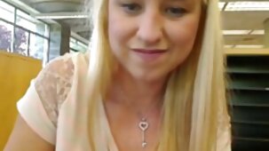 Séduire film porno des filles vierges la copine d'un acolyte alors qu'il n'était pas à la maison