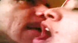 Fils adoptif pique sa belle-mère mature dans video xxx vierge la cuisine