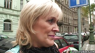 Belle-mère suce et xxx video vierge baise passionnément avec son beau-fils