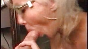 Quand elle est tombée lui a donné un coup de film porno femme vierge main pour cette chatte m'a donné