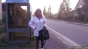 Colombes à l'entrée, maison film porno femme vierge russe