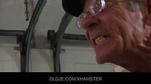 Une étudiante coquine se fait porno vierge arabe enculer en BDSM